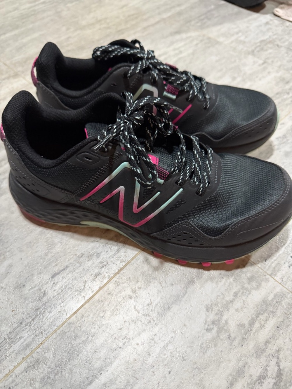 New Balance Women's Black and Pink Athletic Sneakers size 9